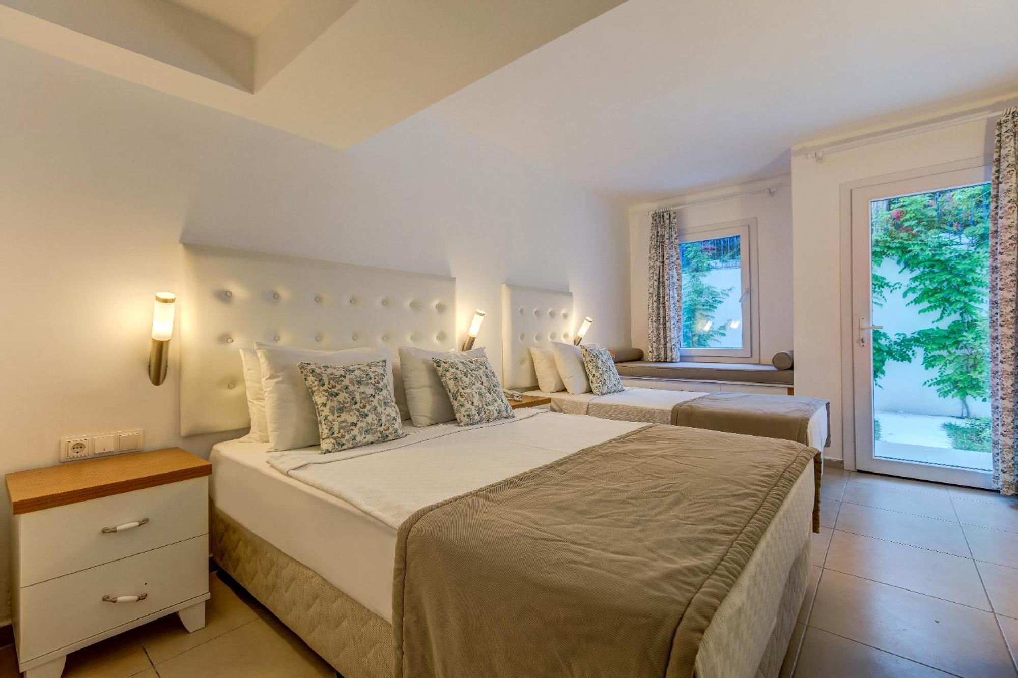 Triple Room,1562929585:JPEG
