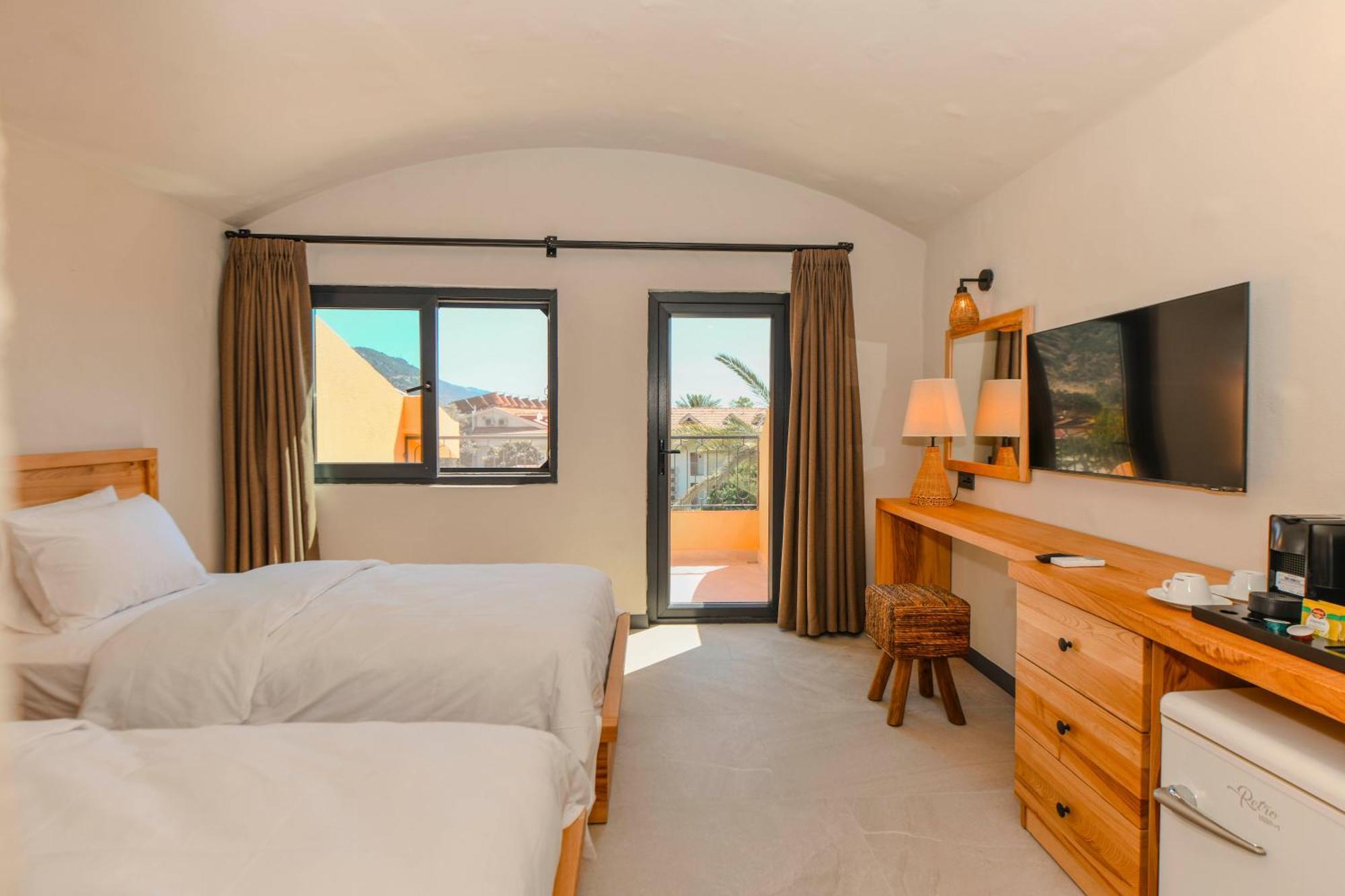 Twin Room with Pool View