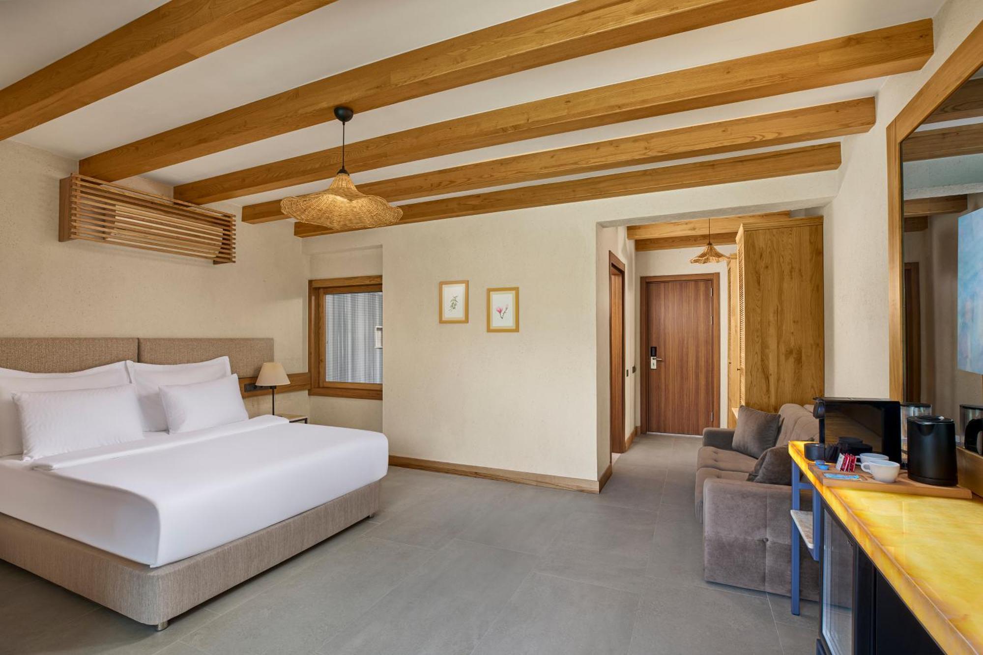Deluxe Double or Twin Room Pool Access,1676765751:JPEG