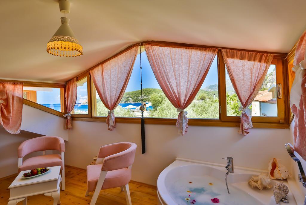 Double Room - Attic with Sea View,464136660:JPEG