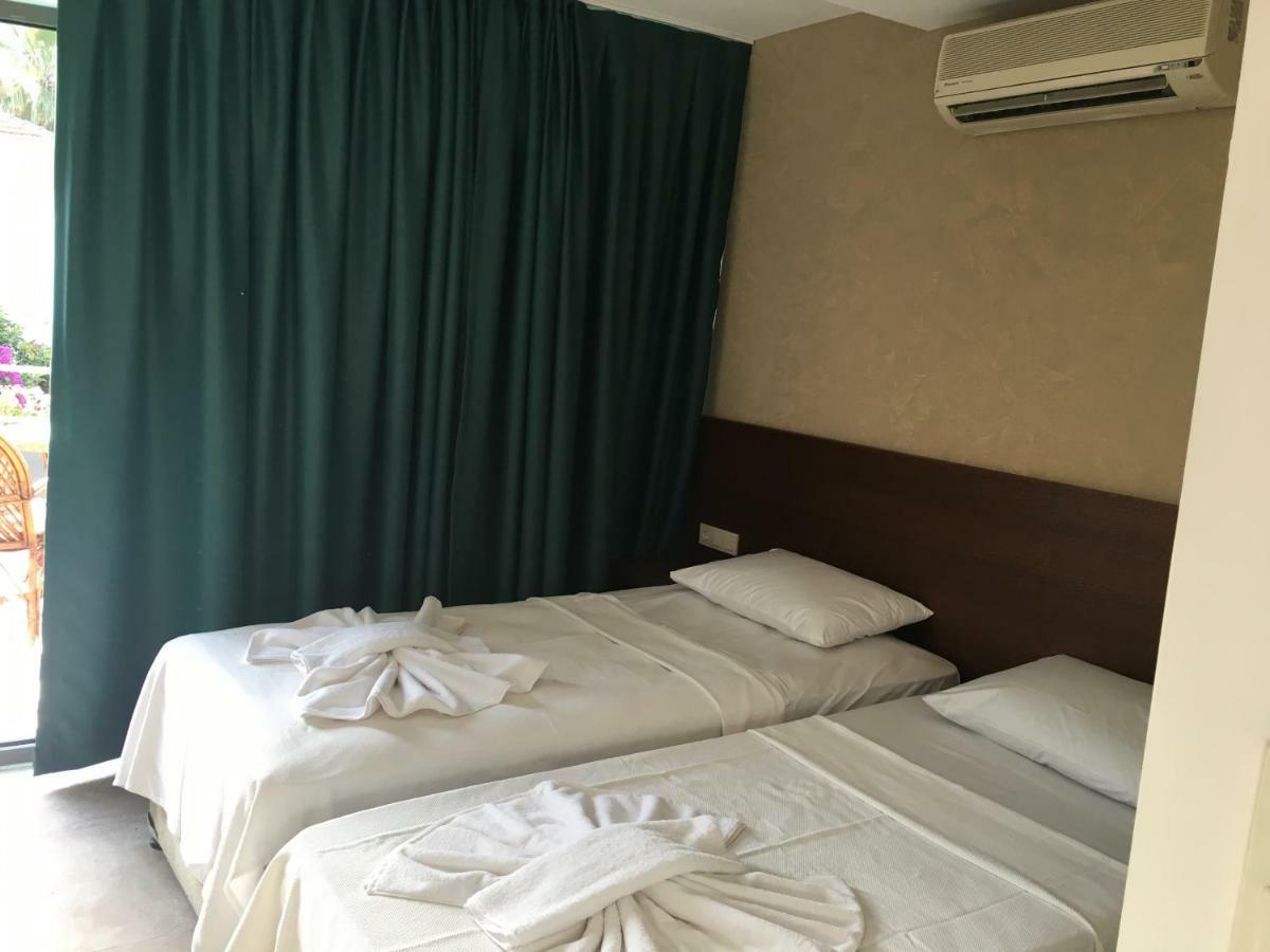 Double or Twin Room,806986842:JPEG