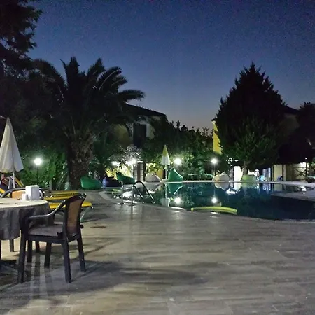 Gondol Apartments-3